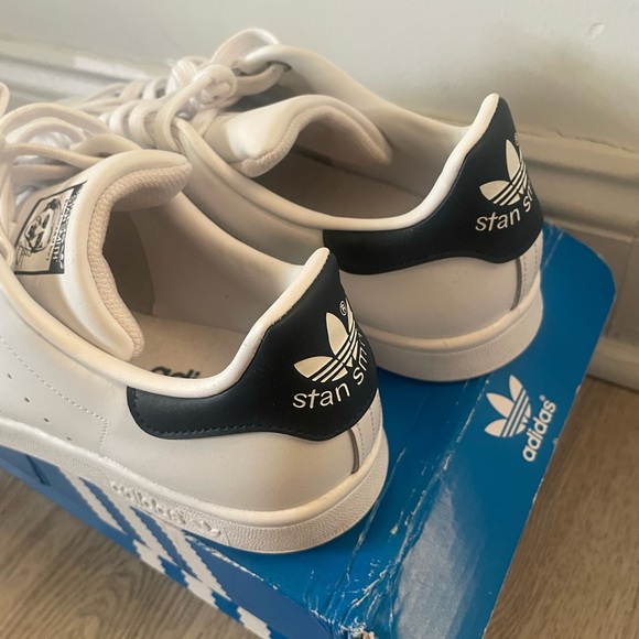 Stan smith women’s size 10 - Picture 3 of 3